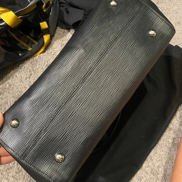 Elegant Black Women's Tote Bag - Picture 7 of 8